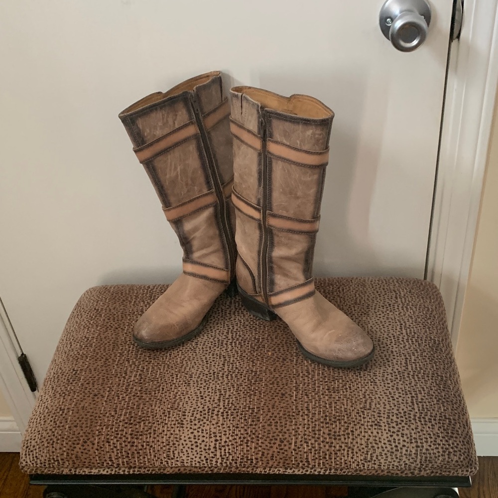 Stylish Tan Women's Boots